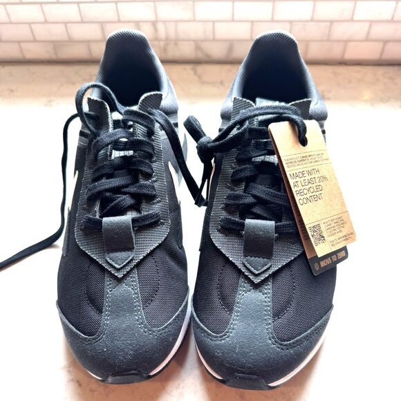 Nike Air Max Pre-Day - men's size 10 - Picture 2 of 3